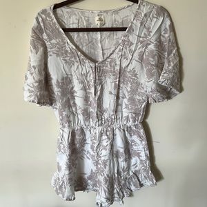 O’Neill floral ruffle romper summer breezy light beach small women’s